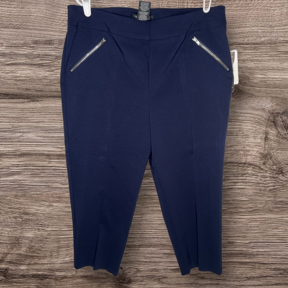 Sleek Sophistication: Zac & Rachel Navy Capri Pants